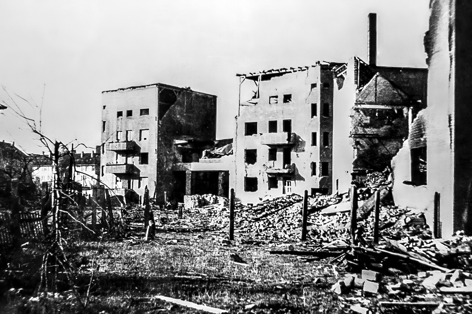40er Siegfriedviertel Zerstoerung 01